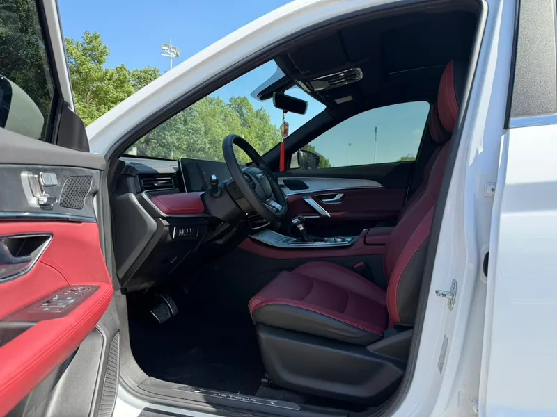 Jetour X70 PLUS 2021 1.5T DCT Гора 5 Кресло интерьер фото 8 Jetour X70 PLUS 2021 1.5T DCT Гора 5 Кресло интерьер фото 8
