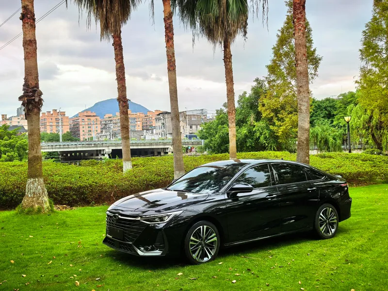 Chery Arrizo 8 2023 Высокоэнергетическая версия 2.0T DCT Джин экстерьер фото 1 Chery Arrizo 8 2023 Высокоэнергетическая версия 2.0T DCT Джин экстерьер фото 1
