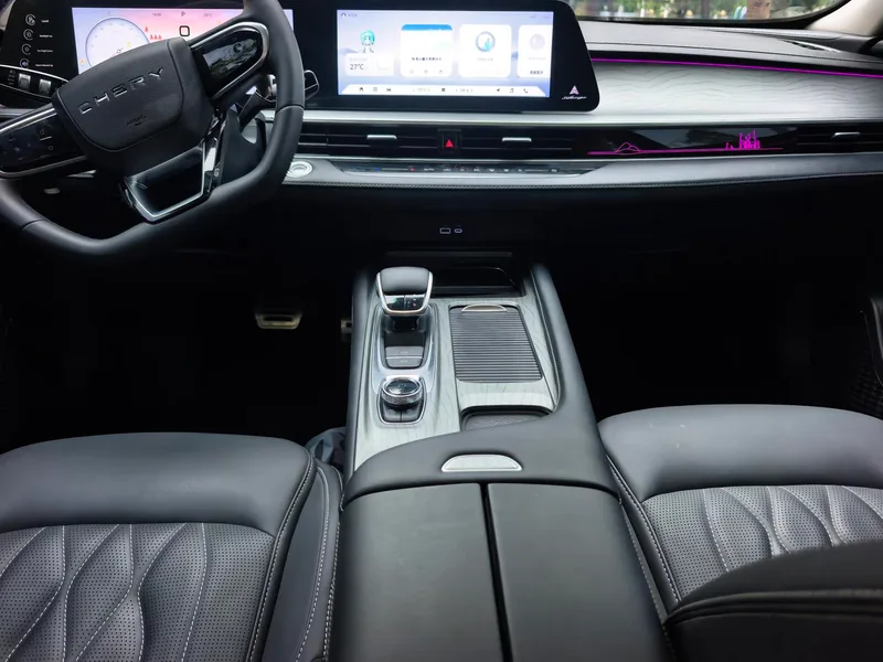 Chery Arrizo 8 2023 Высокоэнергетическая версия 2.0T DCT Джин интерьер фото 13 Chery Arrizo 8 2023 Высокоэнергетическая версия 2.0T DCT Джин интерьер фото 13