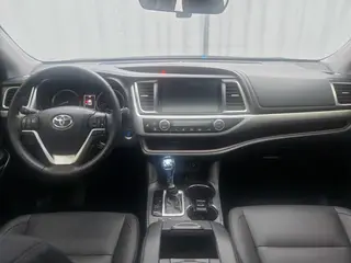 Toyota Highlander 2018 2.0T Four-wheel drive Premium Edition 7 seat Country VI interior photo 11 Toyota Highlander 2018 2.0T Four-wheel drive Premium Edition 7 seat Country VI interior photo 11