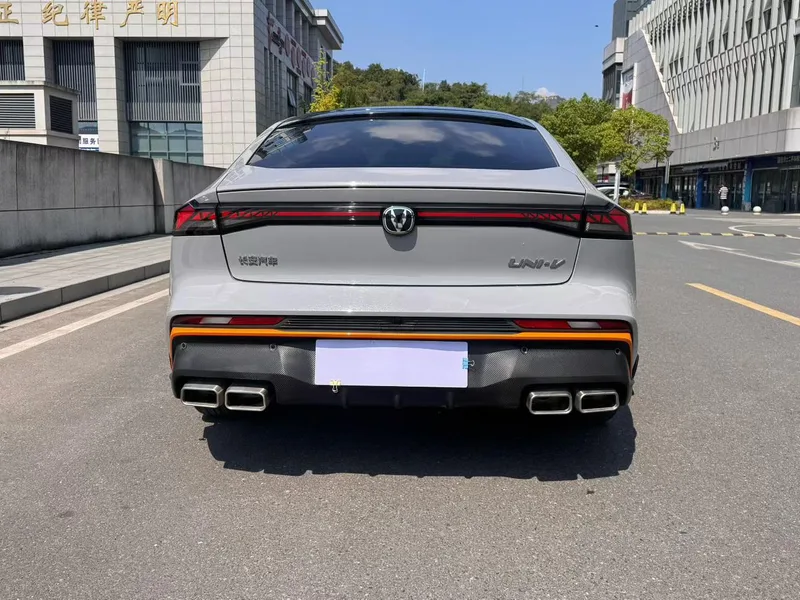 Changan UNI-V 2024 1.5T Luxury sports-style exterior photo 5 Changan UNI-V 2024 1.5T Luxury sports-style exterior photo 5