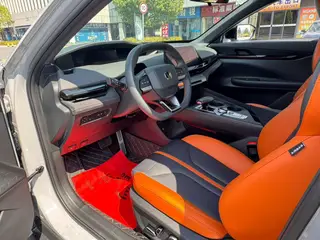 Changan UNI-V 2024 1.5T Luxury sports-style interior photo 7 Changan UNI-V 2024 1.5T Luxury sports-style interior photo 7