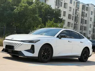 Changan UNI-V 2024 1.5T Премиальная комплектация