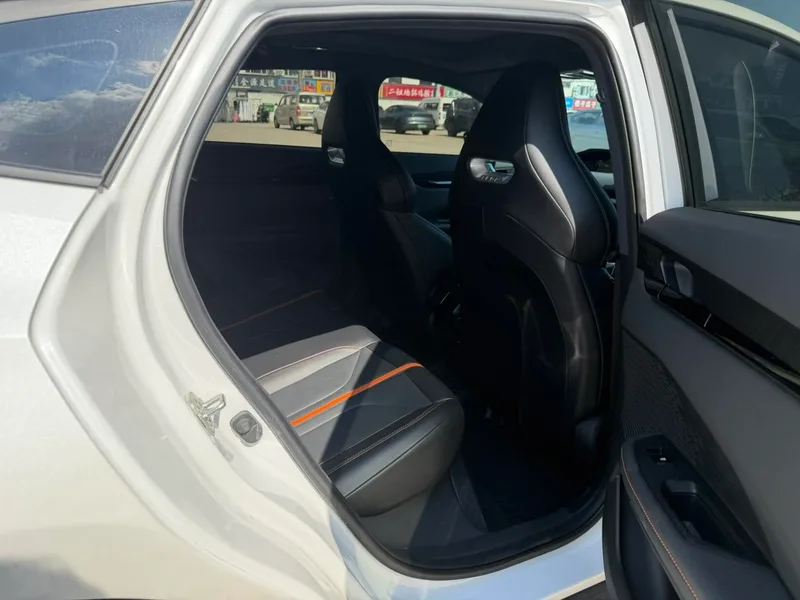 Changan UNI-V 2024 1.5T Премиальная комплектация интерьер фото 10 Changan UNI-V 2024 1.5T Премиальная комплектация интерьер фото 10