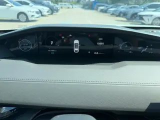 Changan UNI-V 2024 1.5T Премиальная комплектация интерьер фото 13 Changan UNI-V 2024 1.5T Премиальная комплектация интерьер фото 13
