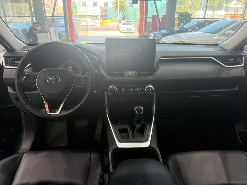 Toyota RAV4 2021 2.0L CVT Два ветра Plus Версия интерьер фото 6