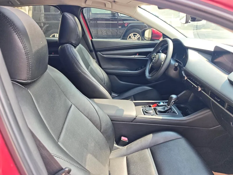 Mazda Mazda3 Axela 2021 1.5L automatic quality version exterior photo 9 Mazda Mazda3 Axela 2021 1.5L automatic quality version exterior photo 9