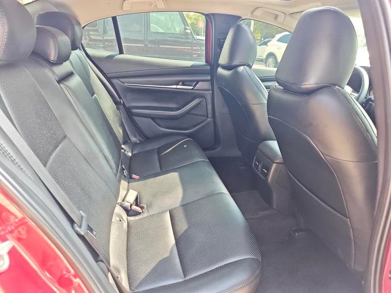 Mazda Mazda3 Axela 2021 1.5L automatic quality version interior photo 11 Mazda Mazda3 Axela 2021 1.5L automatic quality version interior photo 11