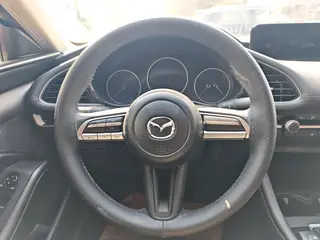 Mazda Mazda3 Axela 2021 1.5L automatic quality version interior photo 14 Mazda Mazda3 Axela 2021 1.5L automatic quality version interior photo 14