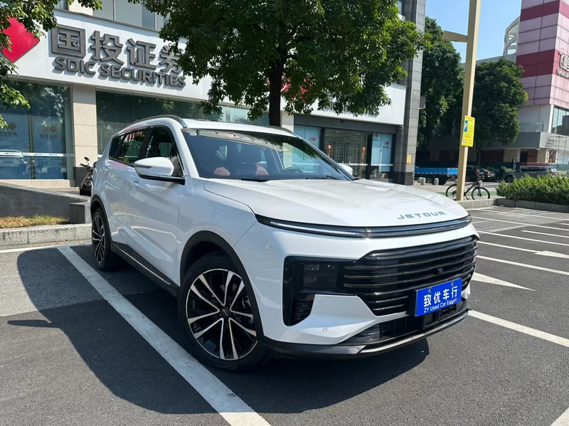 Jetour X70 PLUS 2025 1.5T 7DCT Флагманская версия 7 Кресло экстерьер фото 3 Jetour X70 PLUS 2025 1.5T 7DCT Флагманская версия 7 Кресло экстерьер фото 3