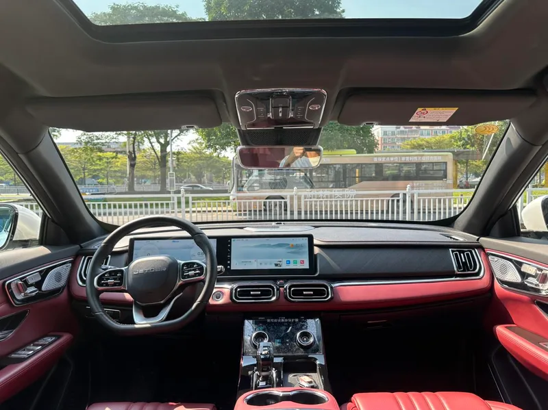 Jetour X70 PLUS 2025 1.5T 7DCT Флагманская версия 7 Кресло интерьер фото 11 Jetour X70 PLUS 2025 1.5T 7DCT Флагманская версия 7 Кресло интерьер фото 11