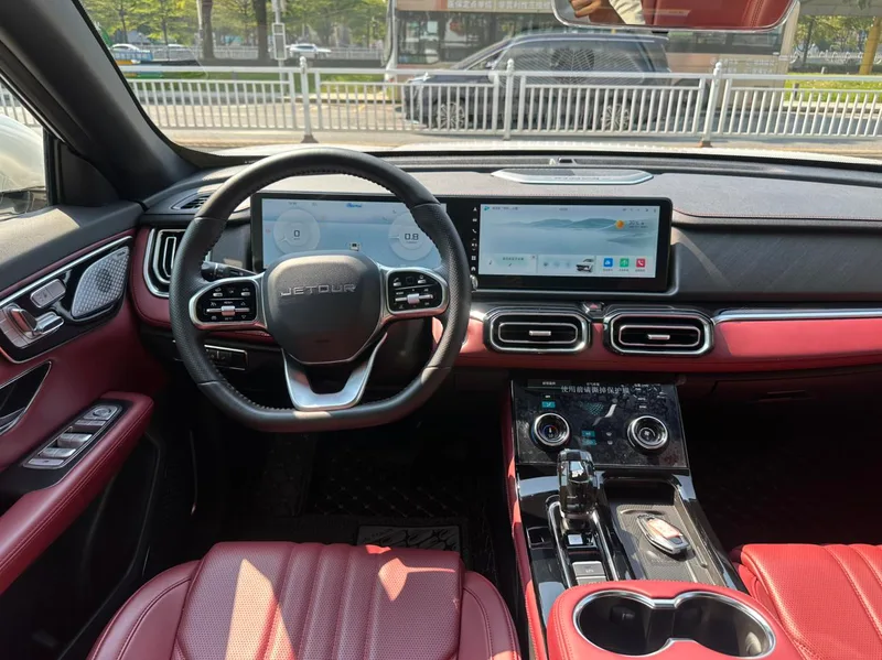 Jetour X70 PLUS 2025 1.5T 7DCT Флагманская версия 7 Кресло интерьер фото 12 Jetour X70 PLUS 2025 1.5T 7DCT Флагманская версия 7 Кресло интерьер фото 12