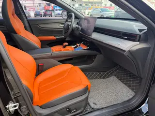 Changan UNI-V 2025 Troisième génération 1.5T 500Bar Sport de luxe intérieur photo 12 Changan UNI-V 2025 Troisième génération 1.5T 500Bar Sport de luxe intérieur photo 12