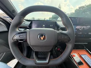 Changan UNI-V 2025 Troisième génération 1.5T 500Bar Sport de luxe intérieur photo 15 Changan UNI-V 2025 Troisième génération 1.5T 500Bar Sport de luxe intérieur photo 15