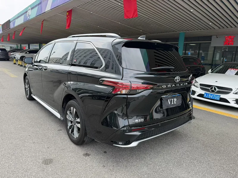 Toyota Granvia 2024 Интеллектуальный электрический смешанный двойной 2.5L Двухприводная люксовая версия экстерьер фото 5 Toyota Granvia 2024 Интеллектуальный электрический смешанный двойной 2.5L Двухприводная люксовая версия экстерьер фото 5