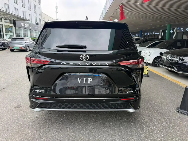 Toyota Granvia 2024 Интеллектуальный электрический смешанный двойной 2.5L Двухприводная люксовая версия интерьер фото 6 Toyota Granvia 2024 Интеллектуальный электрический смешанный двойной 2.5L Двухприводная люксовая версия интерьер фото 6