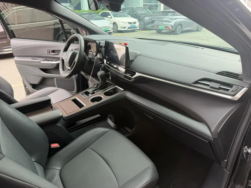 Toyota Granvia 2024 Интеллектуальный электрический смешанный двойной 2.5L Двухприводная люксовая версия интерьер фото 9 Toyota Granvia 2024 Интеллектуальный электрический смешанный двойной 2.5L Двухприводная люксовая версия интерьер фото 9