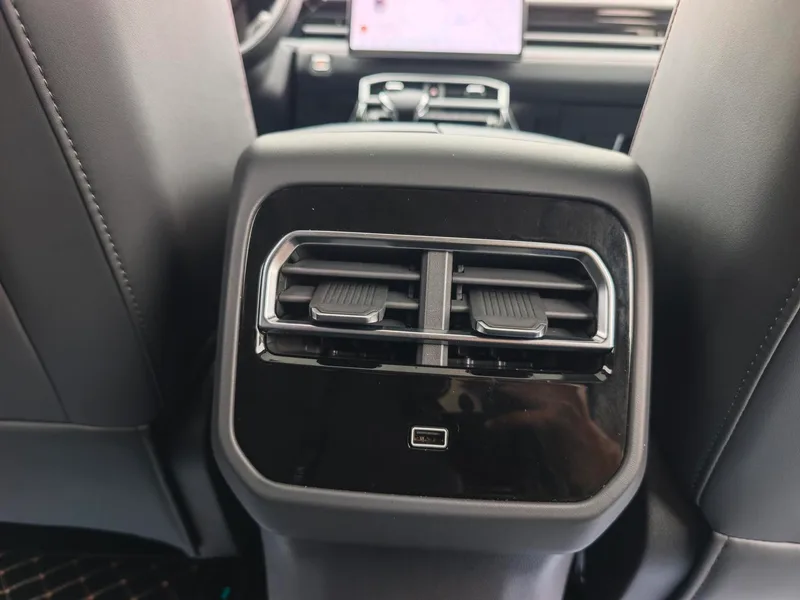 Jetour Dasheng 2025 1.5T DCT Luxe intérieur photo 16 Jetour Dasheng 2025 1.5T DCT Luxe intérieur photo 16