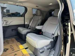 Toyota Sienna 2024 Doble motor 2.5L Versión cómoda interior foto 9