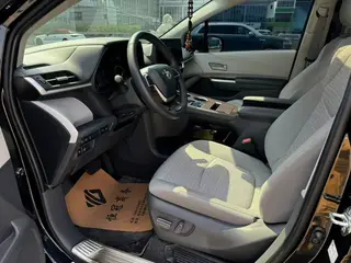 Toyota Sienna 2024 Doble motor 2.5L Versión cómoda interior foto 11