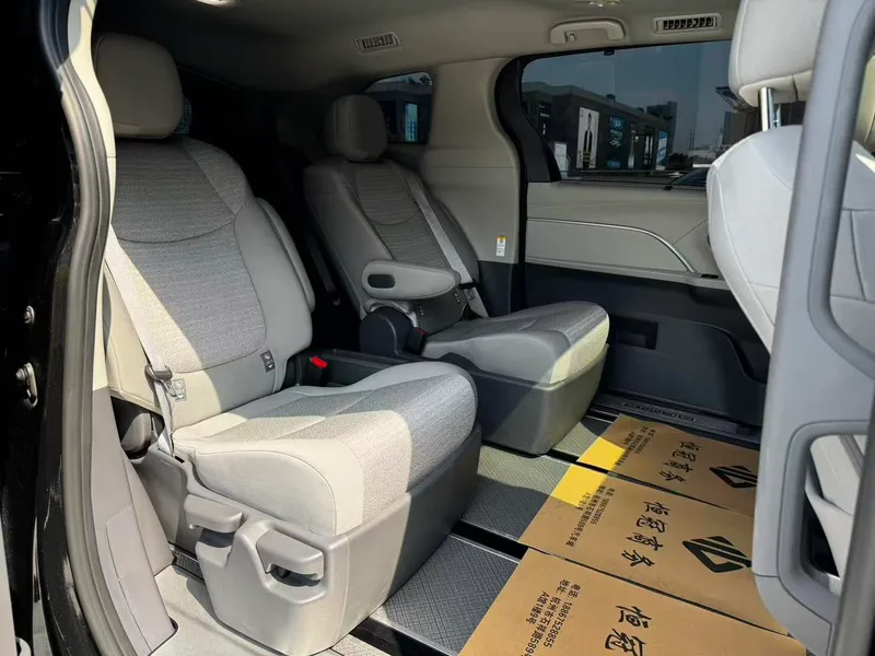 Toyota Sienna 2024 Doble motor 2.5L Versión cómoda interior foto 13