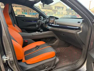 Changan UNI-V 2025 1.5T 500Bar Luxury sports-style interior photo 11 Changan UNI-V 2025 1.5T 500Bar Luxury sports-style interior photo 11