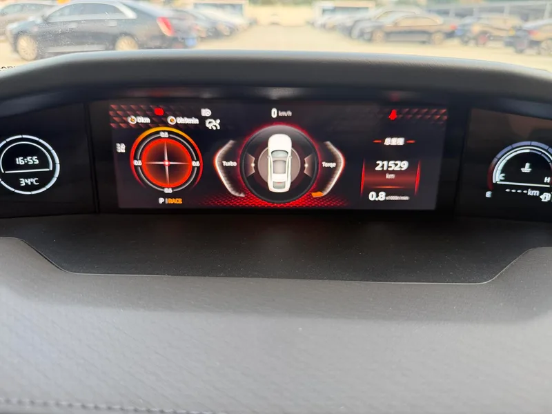 Changan UNI-V 2025 1.5T 500Bar Luxury sports-style interior photo 13 Changan UNI-V 2025 1.5T 500Bar Luxury sports-style interior photo 13