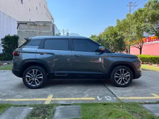Geely ICON 2021 1.5TD Spring Limited Koi Edition exterior photo 4 Geely ICON 2021 1.5TD Spring Limited Koi Edition exterior photo 4