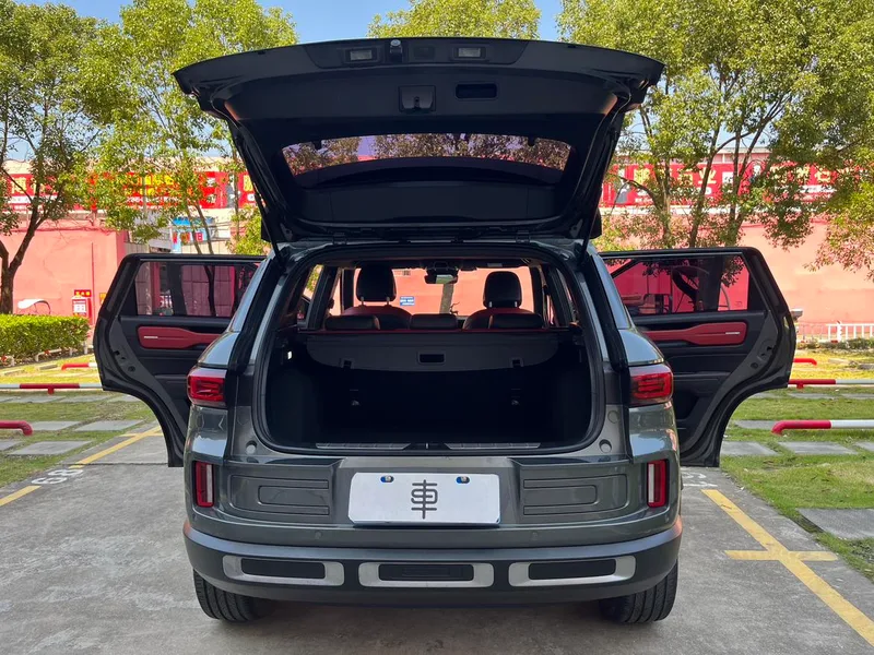 Geely ICON 2021 1.5TD Spring Limited Koi Edition interior photo 18 Geely ICON 2021 1.5TD Spring Limited Koi Edition interior photo 18