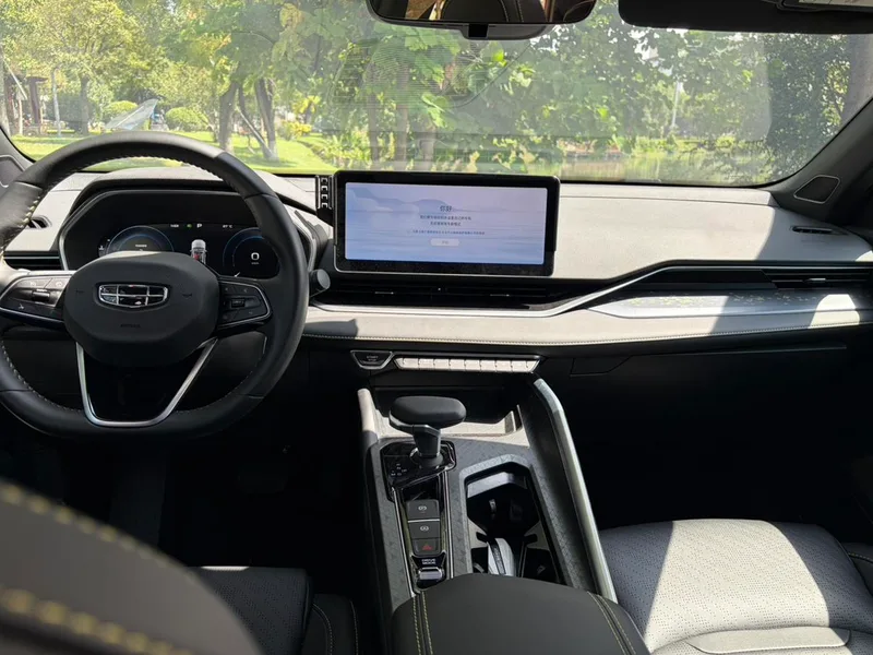 Geely Preface 2023 1.5T Куньлунь-версия интерьер фото 11 Geely Preface 2023 1.5T Куньлунь-версия интерьер фото 11