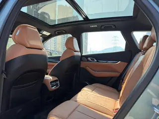 Geely Boyue L 2025 Четвертое поколение 1.5TD DCT Великолепный экстерьер фото 5 Geely Boyue L 2025 Четвертое поколение 1.5TD DCT Великолепный экстерьер фото 5