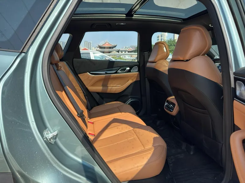 Geely Boyue L 2025 Четвертое поколение 1.5TD DCT Великолепный интерьер фото 8 Geely Boyue L 2025 Четвертое поколение 1.5TD DCT Великолепный интерьер фото 8
