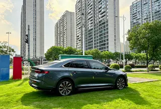 Geely Preface 2025 1.5T Oriental Yao Version Kunlun extérieur photo 4 Geely Preface 2025 1.5T Oriental Yao Version Kunlun extérieur photo 4