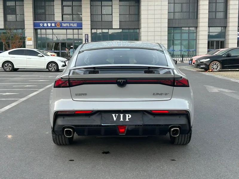 Changan UNI-V 2022 1.5T Finition premium intérieur photo 11 Changan UNI-V 2022 1.5T Finition premium intérieur photo 11