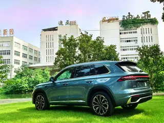 Geely Monjaro 2026 2.0TD Tracción automática en las cuatro ruedas de alta potencia Edición Oriental Yao Mochizuki exterior foto 6 Geely Monjaro 2026 2.0TD Tracción automática en las cuatro ruedas de alta potencia Edición Oriental Yao Mochizuki exterior foto 6