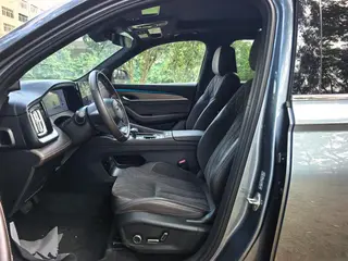 Geely Monjaro 2026 2.0TD Tracción automática en las cuatro ruedas de alta potencia Edición Oriental Yao Mochizuki interior foto 17 Geely Monjaro 2026 2.0TD Tracción automática en las cuatro ruedas de alta potencia Edición Oriental Yao Mochizuki interior foto 17