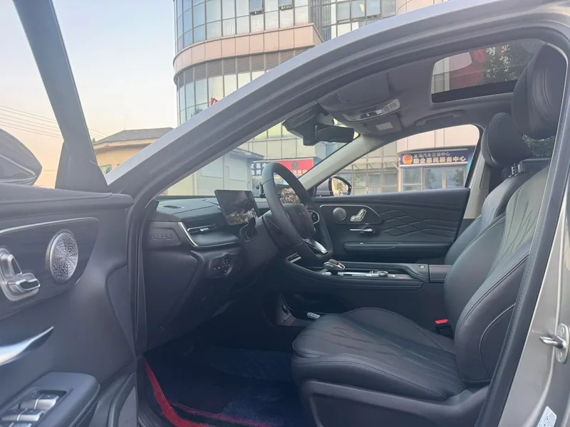 Chery Arrizo 8 PRO 2025 1.6T DCT Confortable extérieur photo 10 Chery Arrizo 8 PRO 2025 1.6T DCT Confortable extérieur photo 10