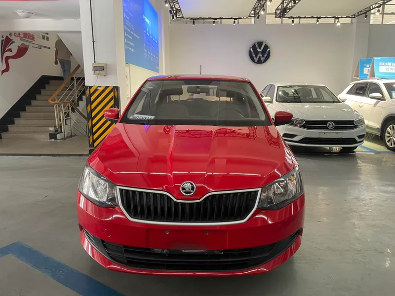 Skoda Fabia 2017 1.4L Automatic car version exterior photo 2 Skoda Fabia 2017 1.4L Automatic car version exterior photo 2