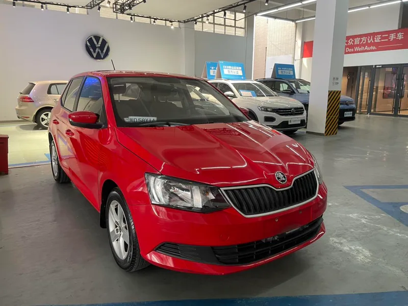 Skoda Fabia 2017 1.4L Automatic car version exterior photo 3 Skoda Fabia 2017 1.4L Automatic car version exterior photo 3