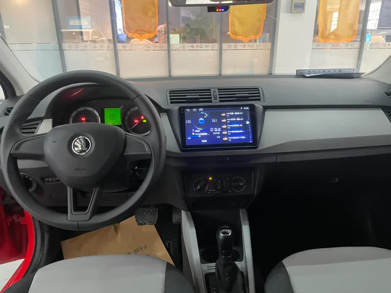 Skoda Fabia 2017 1.4L Automatic car version exterior photo 5 Skoda Fabia 2017 1.4L Automatic car version exterior photo 5