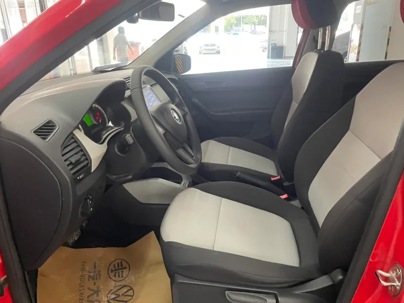 Skoda Fabia 2017 1.4L Automatic car version exterior photo 6 Skoda Fabia 2017 1.4L Automatic car version exterior photo 6