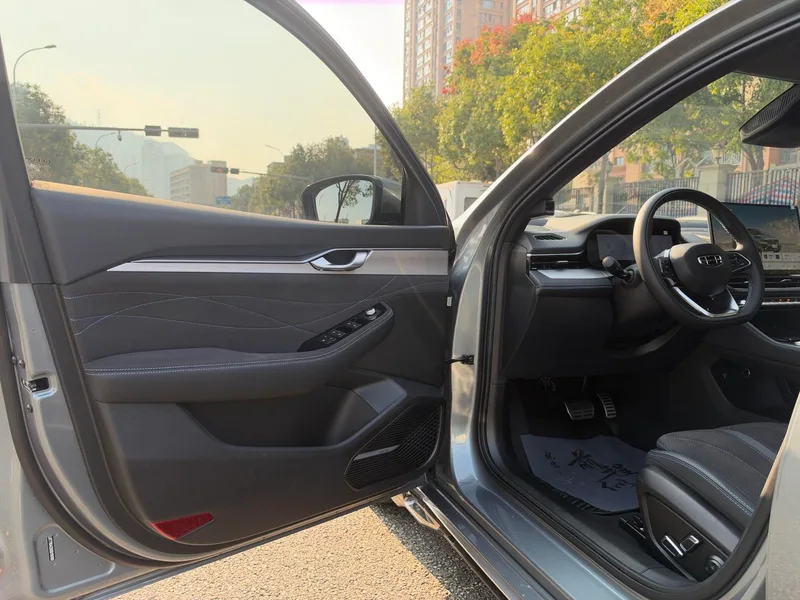 Geely Preface 2026 2.0T Восточный Яо Wangwang версия интерьер фото 11