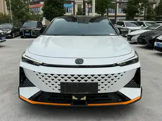 Changan UNI-V 2024 1.5T Luxury sports-style exterior photo 2
