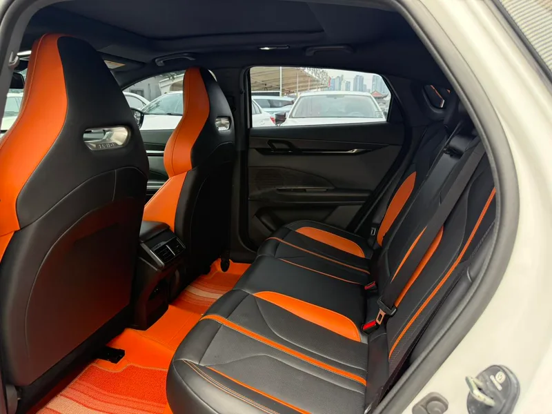 Changan UNI-V 2024 1.5T Luxury sports-style exterior photo 5