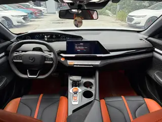 Changan UNI-V 2024 1.5T Luxury sports-style exterior photo 6