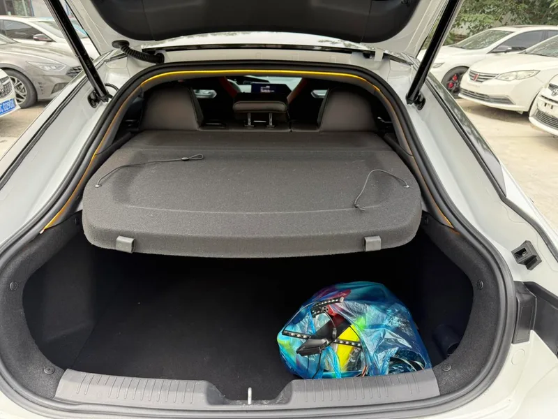 Changan UNI-V 2024 1.5T Luxury sports-style interior photo 11