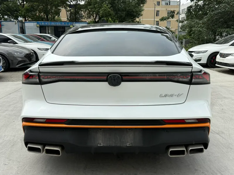 Changan UNI-V 2024 1.5T Luxury sports-style interior photo 14