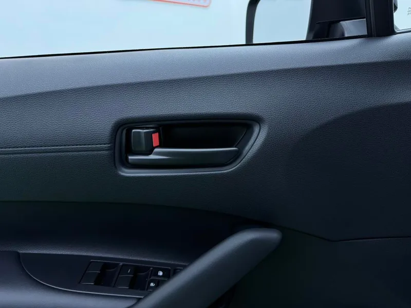 Toyota Corolla Cross 2026 2.0L CVT Elite Edition interior photo 15 Toyota Corolla Cross 2026 2.0L CVT Elite Edition interior photo 15