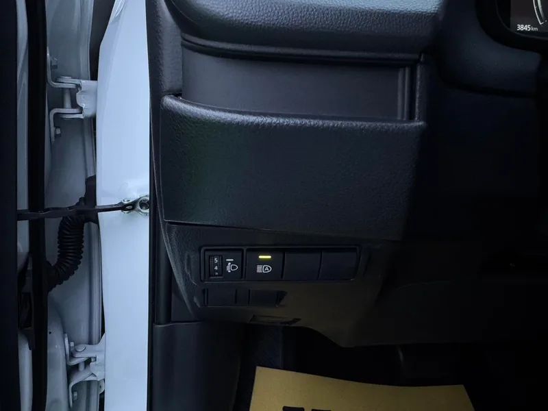 Toyota Corolla Cross 2026 2.0L CVT Elite Edition interior photo 16 Toyota Corolla Cross 2026 2.0L CVT Elite Edition interior photo 16