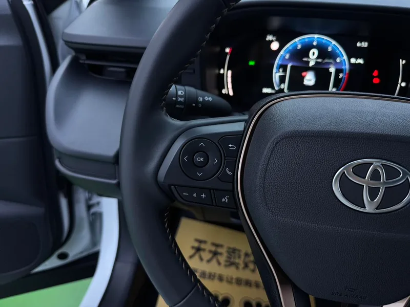 Toyota Corolla Cross 2026 2.0L CVT Elite Edition interior photo 17 Toyota Corolla Cross 2026 2.0L CVT Elite Edition interior photo 17